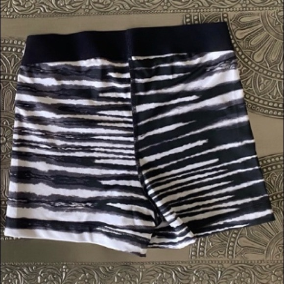 Nike Pro Shorts - Picture 4 of 4